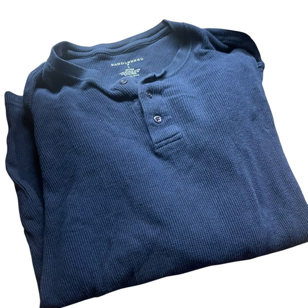 Saddlebred mens long sleeved ribbed shirt with button accents great condition L